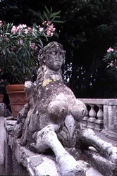 Ornamento de jardín en forma de esfinge, c.1550 (piedra)