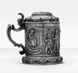 Jarra, los lados repujados y cincelados con escenas de la vida de José, Danzig, c.1690