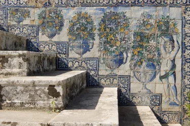 Azulejos en los jardines del palacio