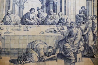 Iglesia de la Misericordia. Azulejos. Jesús es ungido por una mujer pecadora en Lucas 7:36-50. Évora. Portugal.