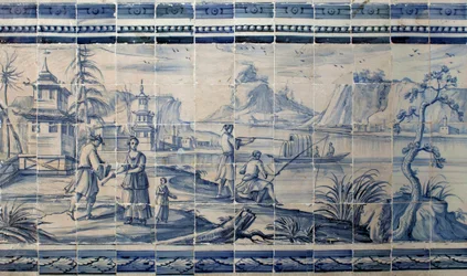 Escena en las orillas de un lago en Asia - Azulejos, loza pintada