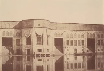 [Residencia de verano Qasr del Shah, Emarat-e xoruji, Teherán, Irán], 1840s-60s