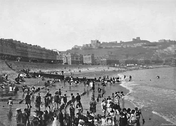 Dover: El castillo y la playa, c1896