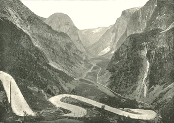 El camino Zig-Zag y las Cascadas, Stalheim, Noruega, 1895
