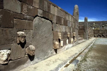 Sitio arqueológico precolombino de Tiahuanaco, Bolivia.