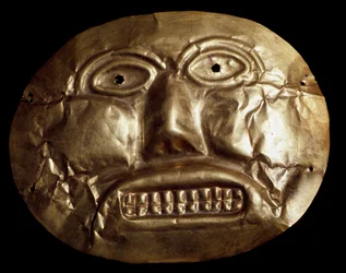 Máscara funeraria de oro (civilización Calima, 7mo-15mo siglo, Bogotá, Museo de Oro, Colombia)