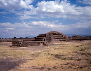 Civilización precolombina: vista del sitio de Teotihuacán: el templo (o pirámide) del sol