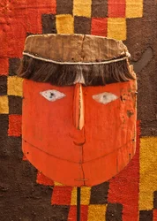 Máscara funeraria / Perú, cultura Chancay. (Cabello, madera pintada)