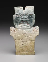 Placa antropomórfica, posiblemente la Serpiente de Fuego, período Preclásico, 800-400 a.C.