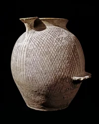 Prehistoria: vaso de cerámica policromada de Jericó. 3000-2100 a.C. Amán, Museo Arqueológico, Jordania