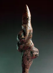 Prehistoria: Venus de Savignano, escultura lítica antropomorfa hallada en 1925 en Savignano sul Panaro. Paleolítico superior, Edad de Piedra. Altura: 22 cm. Museo Nacional Prehistórico y Etnográfico Luigi Pigorini (Museo de Prehistoria y Etnografía)