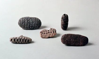 Prehistoria: diferentes pintaderas de terracota neolítica