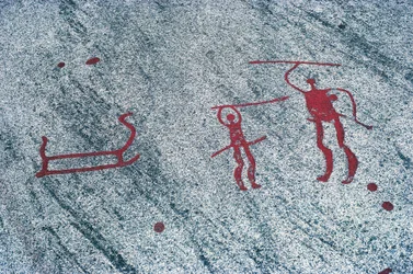 Suecia, Condado de Vastra Gotaland, Norte de Bohuslan, Tanum (Tanumshede), pinturas rupestres