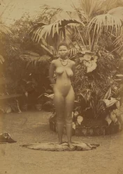 [Mujer sudafricana, desnuda]