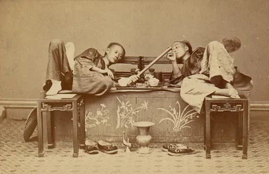 [Fumadores de Opio], 1870s