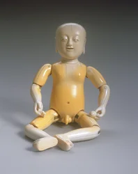 Figura Articulada de un Niño, período Kangxi (1662-1722)