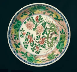 Plato con decoración famille verte, Período Kangxi, 1662-1722