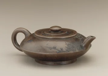 Tetera con marca falsa de Gong Chun, Yixing, provincia de Jiangsu