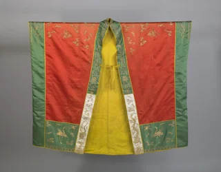 Vestidura o "Túnica del Descenso" para un sacerdote taoísta de primer grado, finales del siglo XIX (seda bordada con hilos de seda y metálicos).