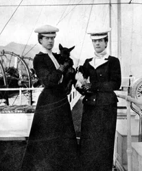 Reina Alexandra 1844-1925 con su hija la princesa Victoria 1868-1935, 1908