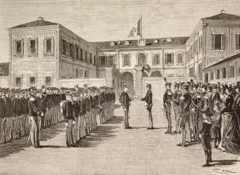 El Príncipe Vittorio Emanuele (1870-1946), Conde de Turín, otorga grados a los cadetes de la academia militar de Milán, Italia, 14 de marzo