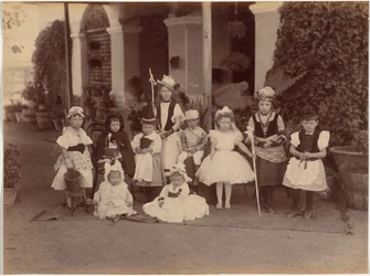 Grupo de niños disfrazados, Indore