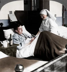 Un soldado escribiendo una carta en el hospital, Primera Guerra Mundial, 1914-1918