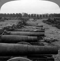 Cañones alemanes capturados, Bruselas, Bélgica, Primera Guerra Mundial, 1914-1918