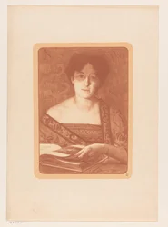 Mujer hojeando un libro