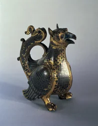 Jarra de agua en forma de grifo, principios del siglo XII