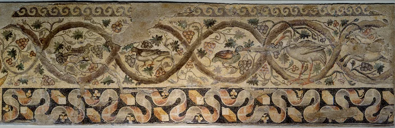 Antigua Roma: mosaico de las estaciones representando flores y animales
