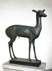 Ciervo (escultura de bronce)