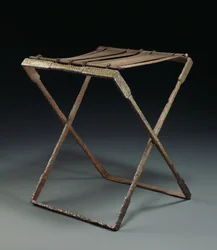 Taburete plegable, Imperio Oriental