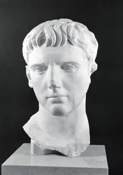Cabeza de César Augusto (63 AC-14 DC)