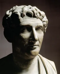 Cabeza de Ovidio, escultura de mármol