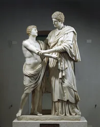 Grupo escultórico de mármol que representa a Orestes y Electra