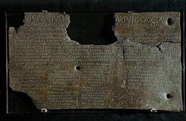 ARTE ROMANO: Decreto de Pompeyo Estrabón Gneo., 98-90 a.C.