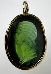 Arte romano: “Agripina la Menor (15-59 d.C.) (Agripina minor), hija del general Germánico asesinada por Nerón. Camafeo. Roma, Musei Capitolini