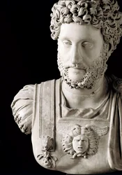 Arte romano: El emperador romano Cómodo (161-192), busto de mármol, Musei Capitolini, Roma - Busto del emperador Cómodo (161-192), escultura de mármol, Musei Capitolini, Roma, Italia