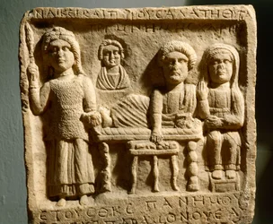 Bajorrelieve romano que representa un banquete funerario de la antigua ciudad de Trimontium, ahora Plovdiv, Bulgaria