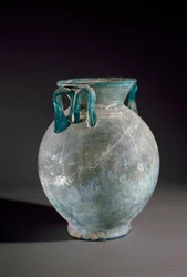 Arte romano: jarrón de vidrio con asa. De Pompeya, Italia. Museo Arqueológico Nacional, Nápoles