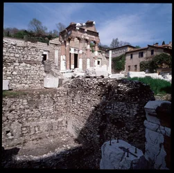 Arte romano: vista del capitolio (capitolium), 73 d.C., Brescia, Italia