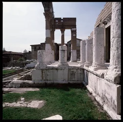 Arte romano: vista del capitolio (capitolium), 73 d.C., Brescia Italia