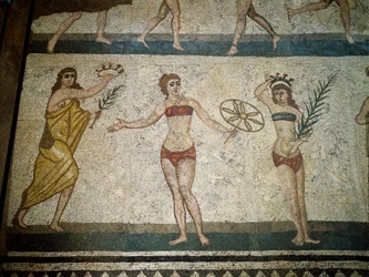 Arte romano: jóvenes romanos realizando ejercicios físicos. Detalle de mosaico 315-350 d.C. Piazza Armerina, Villa Romana