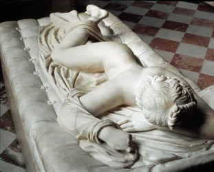 Hermafrodita durmiente (escultura de mármol, siglo II a.C.)