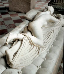 Hermafrodita durmiente (escultura de mármol, siglo II a.C.)
