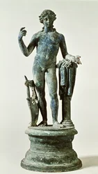 Estatua de Apolo de la Casa de las Paredes Rojas, Pompeya, c. 30 d. C.