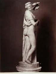 La Venus Calipigia (mármol)