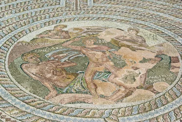 Teseo y el Minotauro, Casa de Teseo, Pafos, Chipre (mosaico)