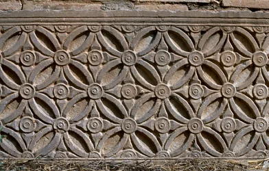 Fragmento arquitectónico con decoración tallada, Período Imperial Alto (27 a.C.-395 d.C.)